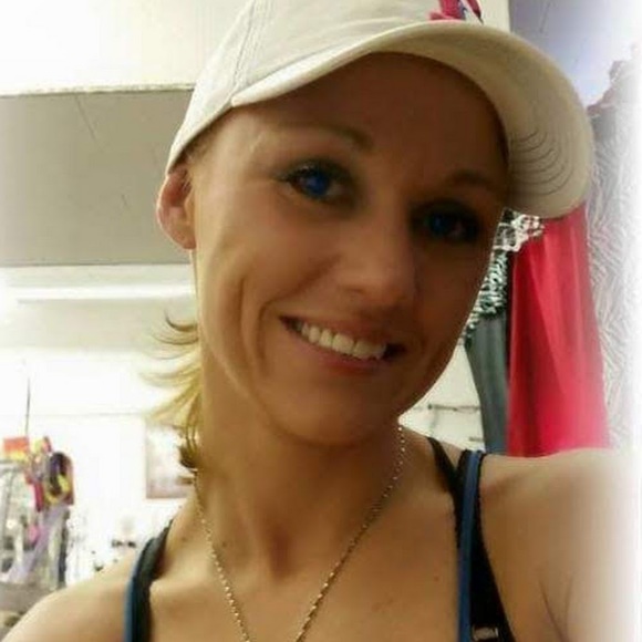 Meet your Posher, Sarah - Picture 1 of 1